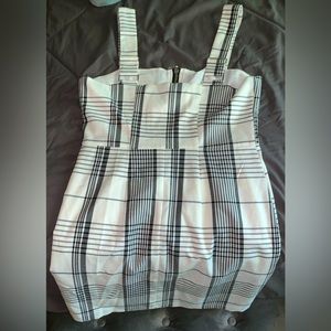 Forever 21 Black & White dress (Medium)